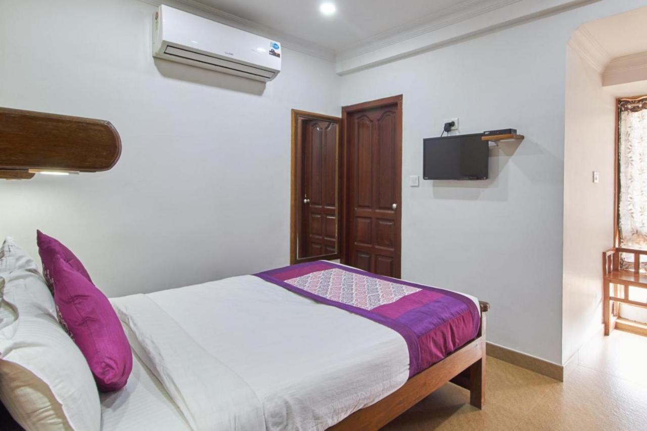 Hotel Mart View Коччи Экстерьер фото