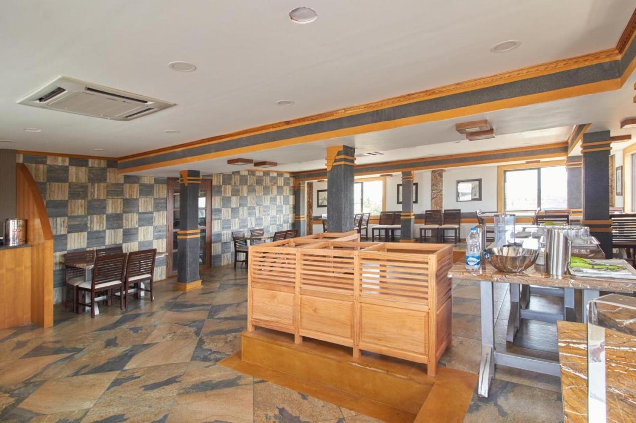 Hotel Mart View Коччи Экстерьер фото