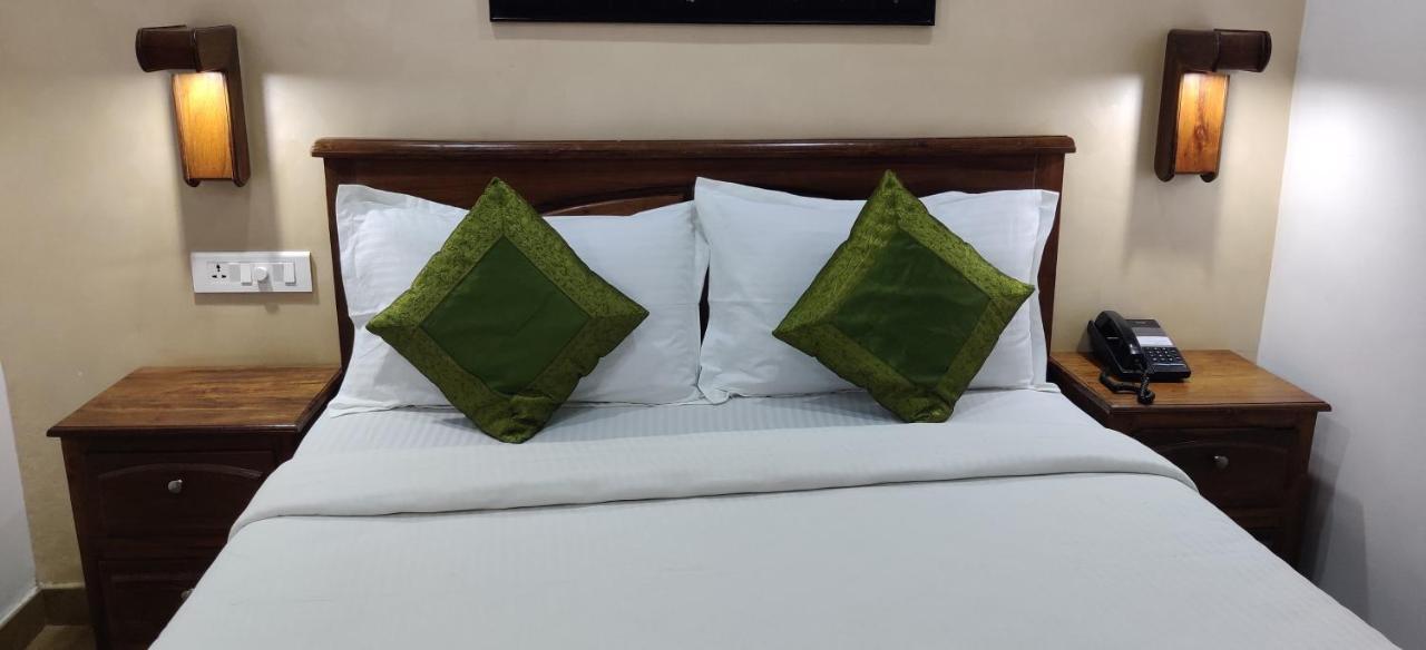 Hotel Mart View Коччи Экстерьер фото