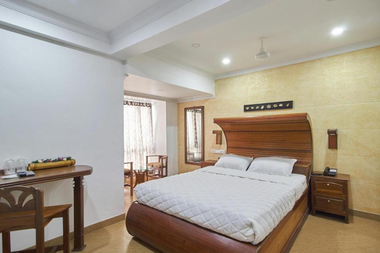 Hotel Mart View Коччи Экстерьер фото