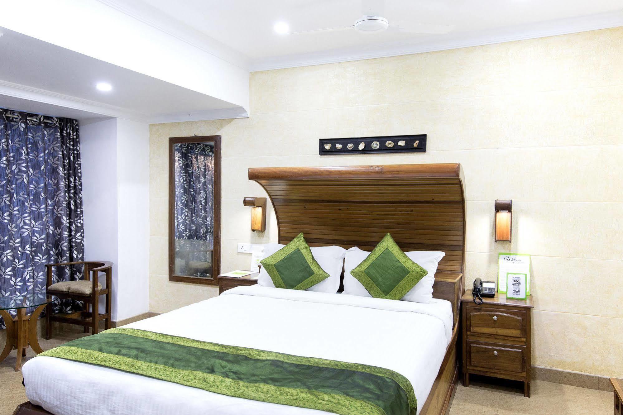 Hotel Mart View Коччи Экстерьер фото