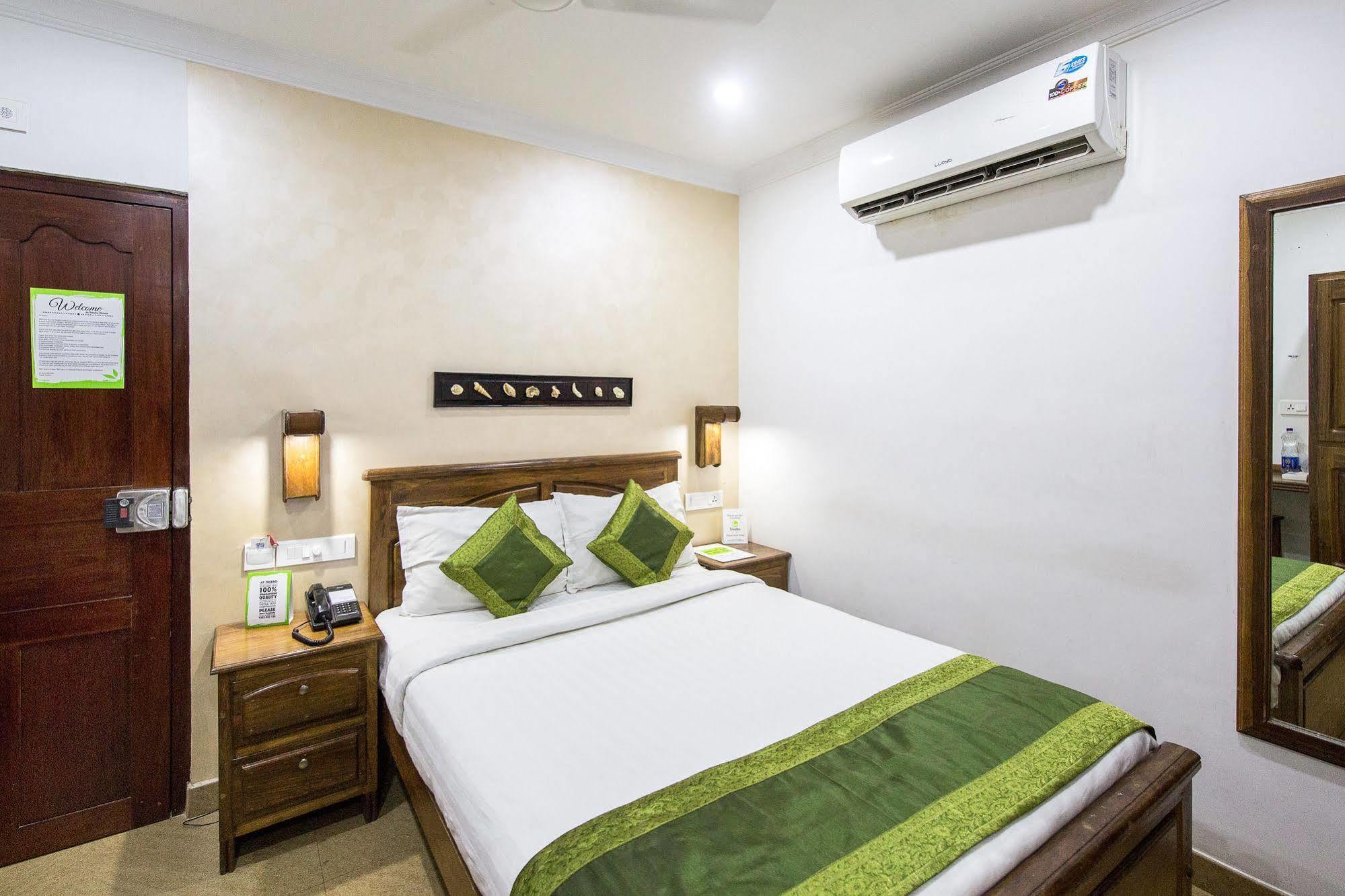 Hotel Mart View Коччи Экстерьер фото