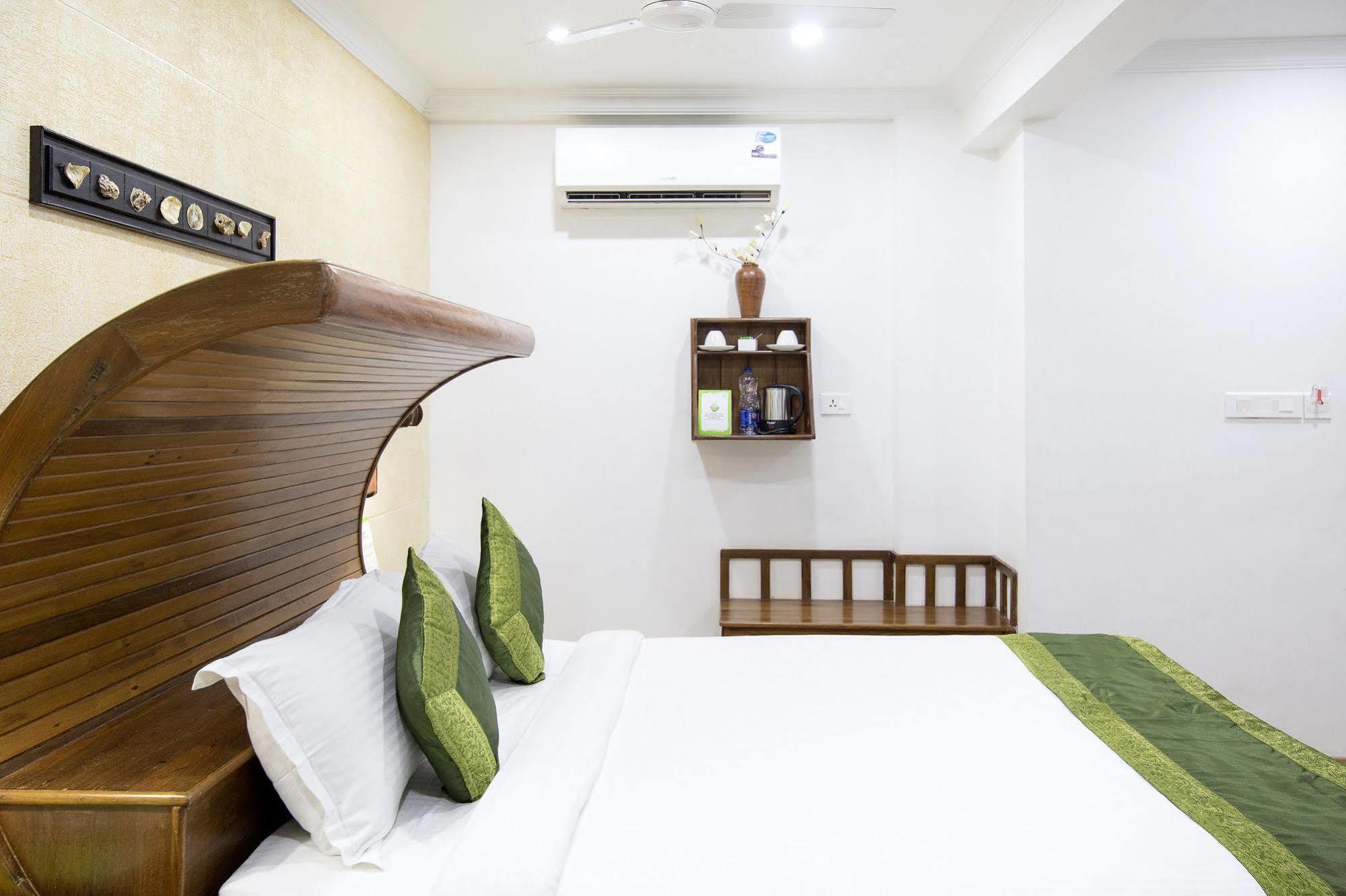 Hotel Mart View Коччи Экстерьер фото