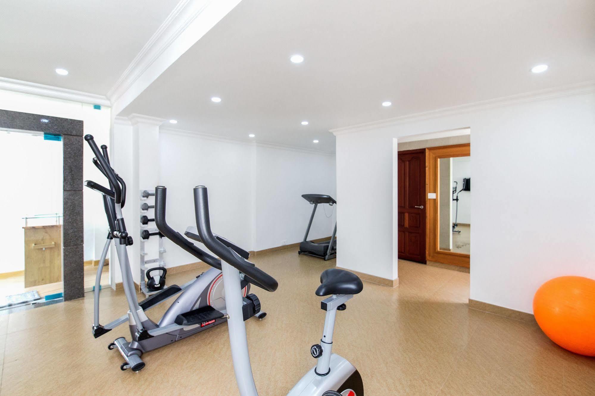 Hotel Mart View Коччи Экстерьер фото